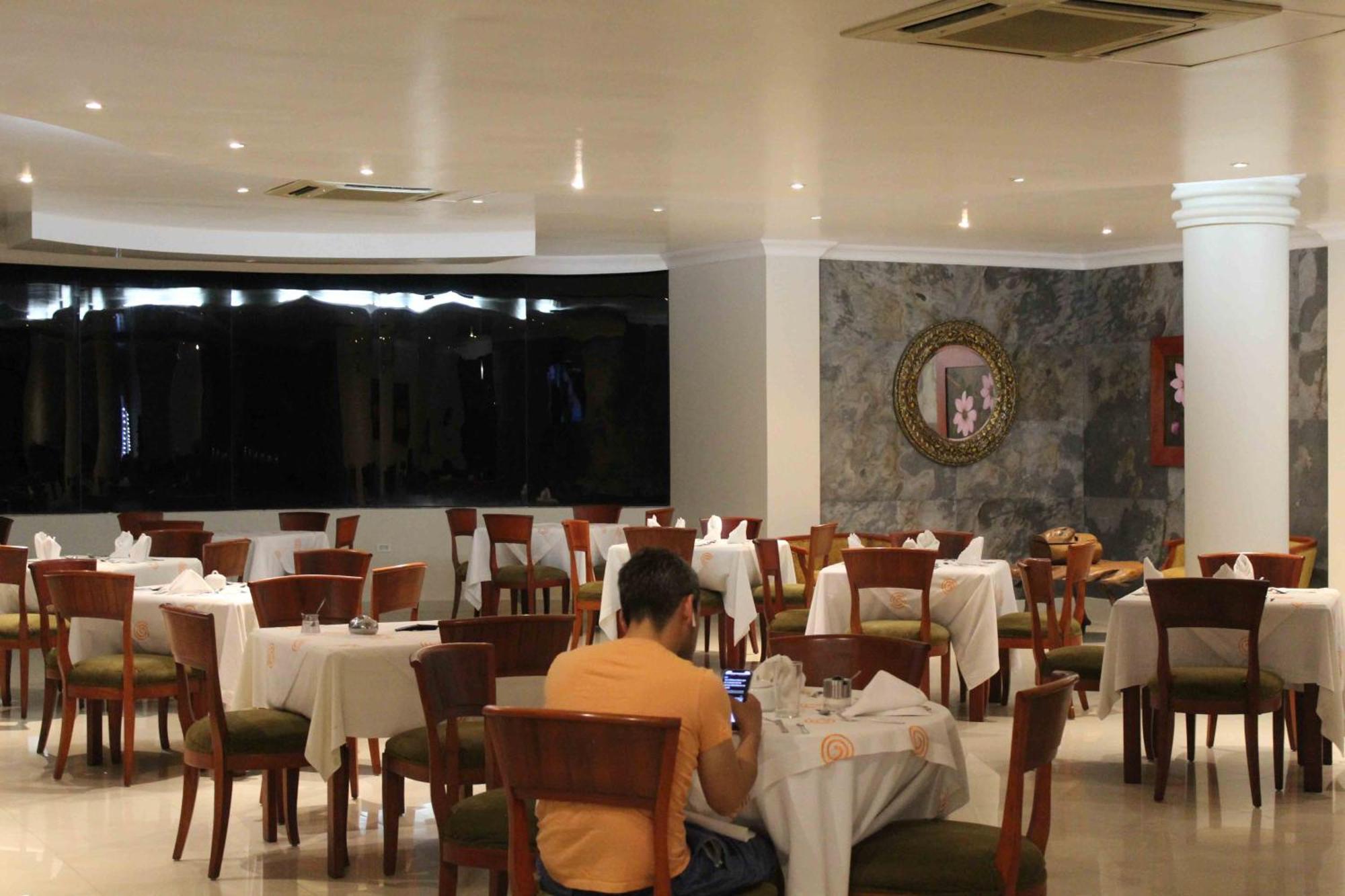 Gran Hotel De Lago - El Coca Puerto Francisco de Orellana Bagian luar foto